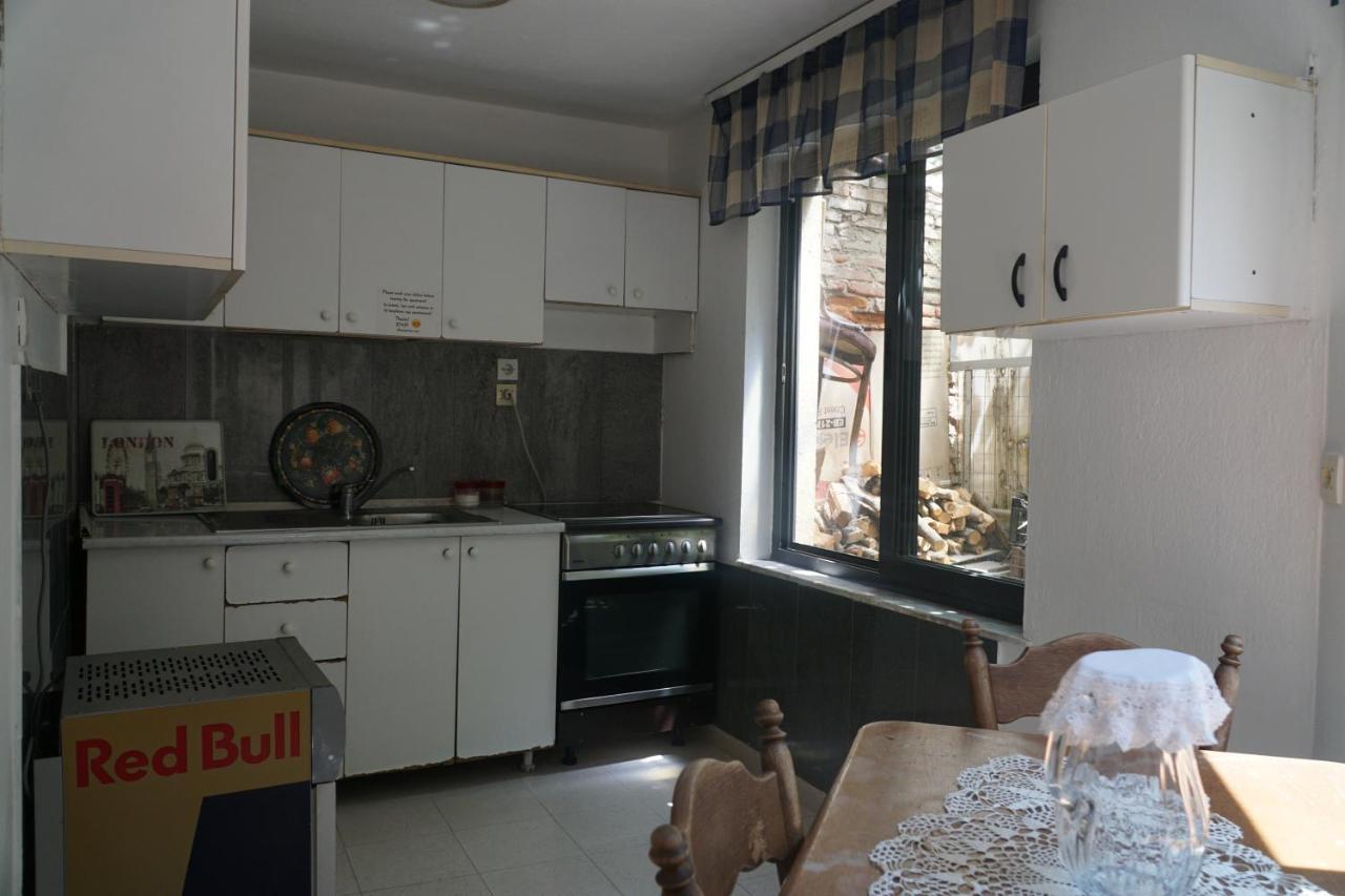Albaniantrip Rooms And Apartments Tirana Exterior foto
